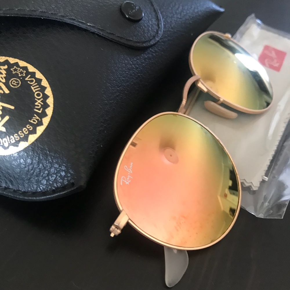 Rose gold raybans